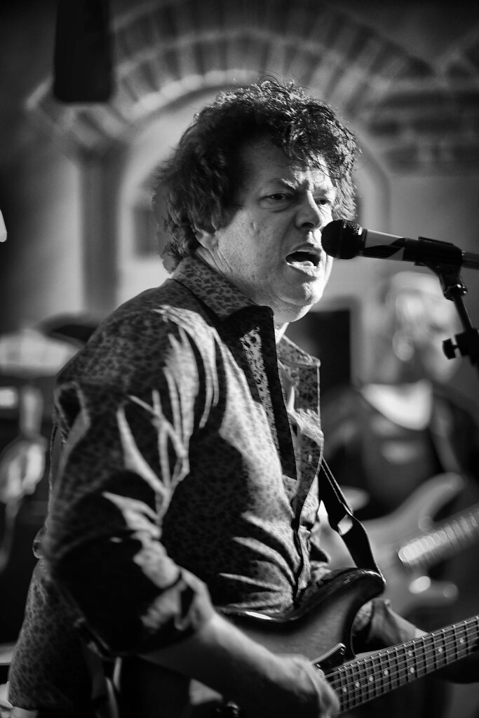 Willie Logan Band [2:6]